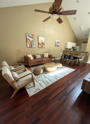 Relaxing 2B/2B with Office Nook, Pool, Gym, Sauna, walk-in closets, lanai, 1 car garage